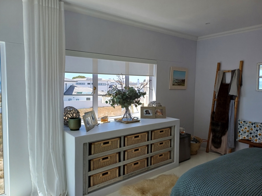 4 Bedroom Property for Sale in Sandy Point Western Cape